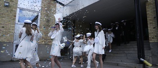 Arvidsjaurs studenter firade i konfettiregn: "Det känns jävligt skönt"