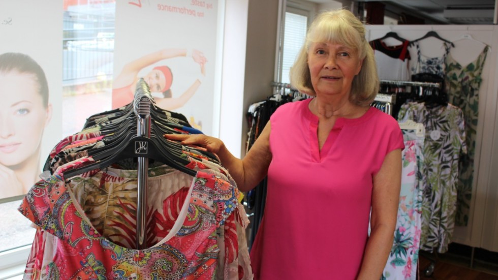 Mona Blom ser fram emot sommaren och att återigen kunna välkomna Chrionas kunder till klädbutiken i centrala Vimmerby.