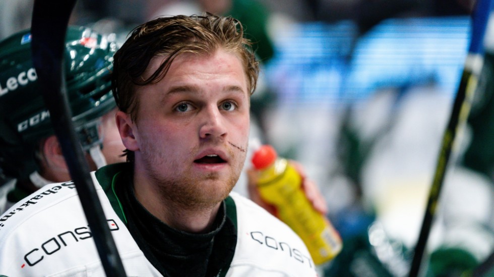 Linköpingsklillen Adam Ginning petas inför NHL-starten.