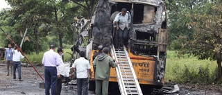 Minst tolv döda i bussolycka i Indien