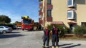 Röklukt i flerfamiljshus i södra Visby • Räddningstjänsten: ”Vi hör brandvarnaren”
