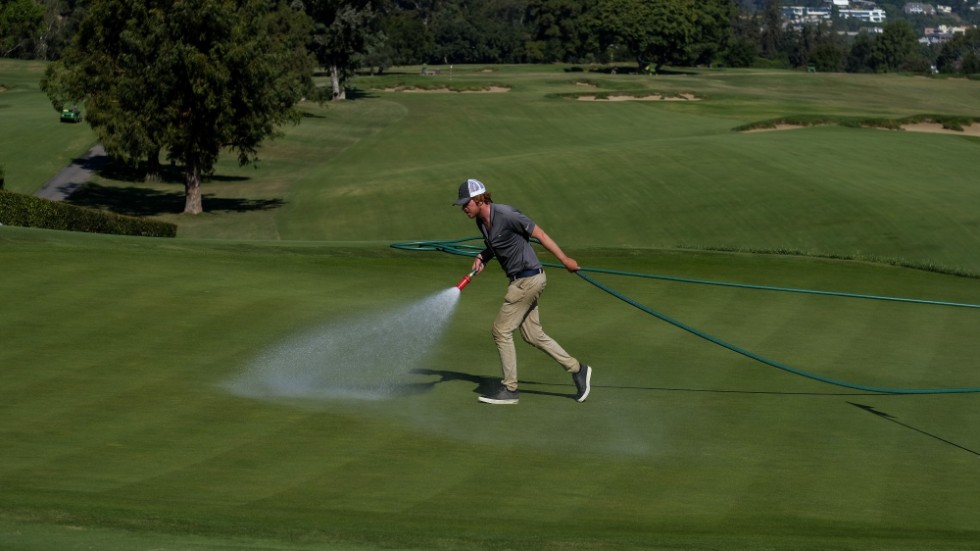 När även vatten blir dyrare så blir också bevattning av golfbanor allt mera kostsamt.