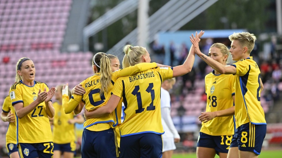 Sverige avslutade VM-kvalet på bästa sätt, när Finland kördes över på bortaplan i Tammerfors på tisdagskvällen.