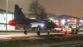 Se när stridsflygplanen fraktas genom stan – efter att ha landat i Norrköping
