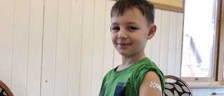 Dominique, 6, var först ut av alla barn att vaccineras gratis mot tbe: "Lite läskigt"