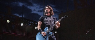 Foo Fighters ställer in turné efter Hawkins död