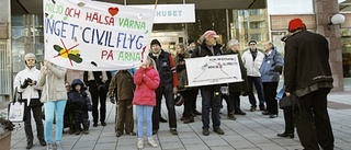 Ärnaprotest utanför stadshuset