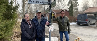 Trots anspelningen – adressen fortsätter vara Ryssbovägen • Boende ger upp: "Ingen idé"