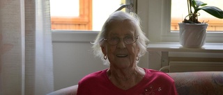 Anna-Britt Olofsson, 90 år