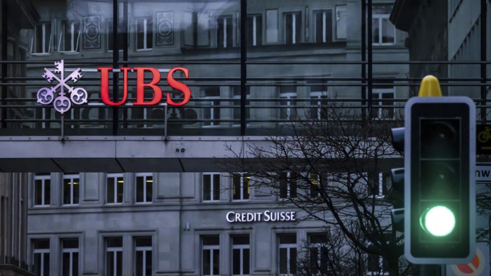 UBS och Credit Suisse är landets två största banker.