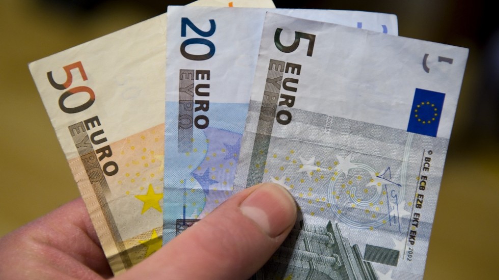 Om ja eller nej till euro, resonerar insändarskribenten. (Arkivbild)