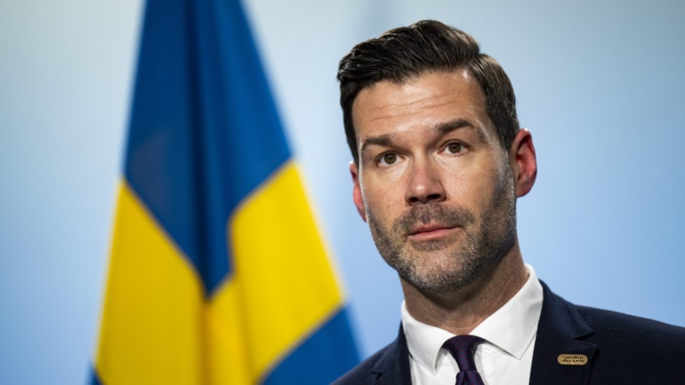 "Det är många olika förändringar som nu kommer att ske och som svensk biståndspolitik och Sida står inför", säger bistånds- och utrikeshandelsminister Johan Forssell. Arkivbild.