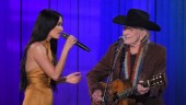 Willie Nelson firar 90 med stjärntät konsert