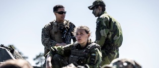 Kläder och utrustning begränsar kvinnor i militärtjänst