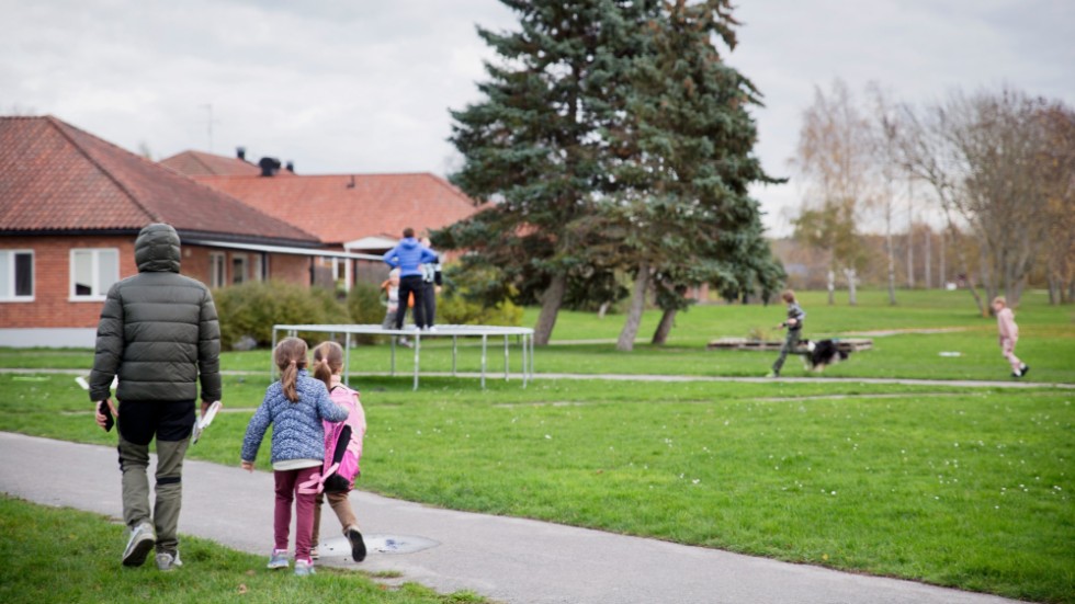 Tuff Vardag På Boendet I Klintehamn • Avloppsvattnet Rinner Ut Slitna Lokaler Beroende Av Gåvor 