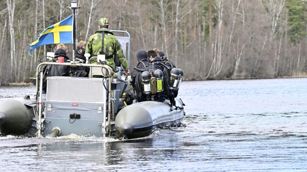 I en värld som skulle kunna lägga sina resurser på att bekämpa sjukdomar, fattigdom och svält går nu allt större och större resurser till vapen och forskning om allt effektivare vapen, skriver Kenneth Malmsborg. Arkivbild.