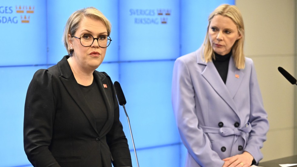 Lena Hallengren, Socialdemokraternas gruppledare i riksdagen, och Åsa Westlund, partiets utbildningspolitiska talesperson.