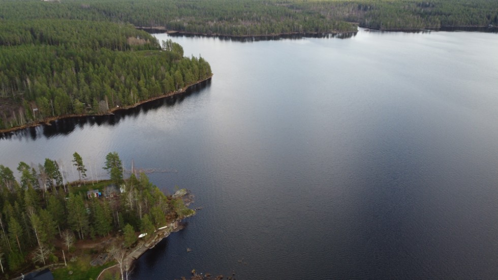 I slutet av månaden kommer dykare och specialhundar att söka av sjön Möckeln i Vimmerby.