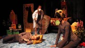 Spännande teaterhöst med Riksteatern – robotskriven pjäs på repertoaren