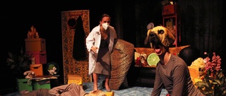 Spännande teaterhöst med Riksteatern – robotskriven pjäs på repertoaren