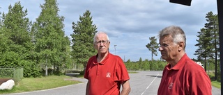Motormännen kollar över rastplatserna runt om i Västerbotten så att de är trivsamma och trafiksäkra
