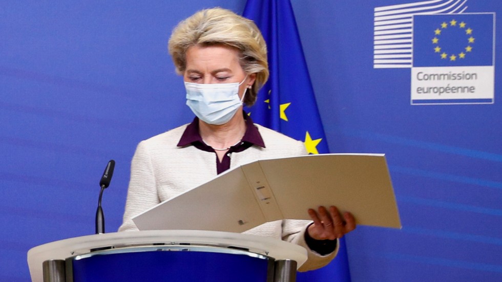 EU-kommissionens ordförande Ursula von der Leyen uppmanar dem som inte vaccinerat sig att ta sprutan så fort som möjligt.