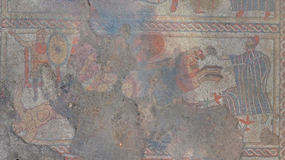 Under en brittisk åker låg denna romerska mosaik som föreställer en scen från Trojanska kriget. Pressbild.