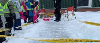  Förskolebarn i Norrfjärden anordnade ett eget vinter-OS • Gjorde upp i curling, skidskytte, hockey och rodel