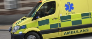 Svårt skadad man efter trafikolycka i Vimmerby – vårdas på sjukhus • Cyklist blev påkörd av bil 