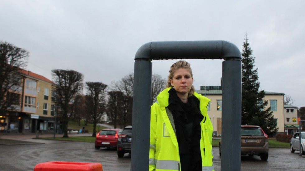 Här ska det finns en skylt som anger handikapparkering. "De sista skyltarna fick sitta upp en vecka", säger Sabine Olovsson Andersson. 