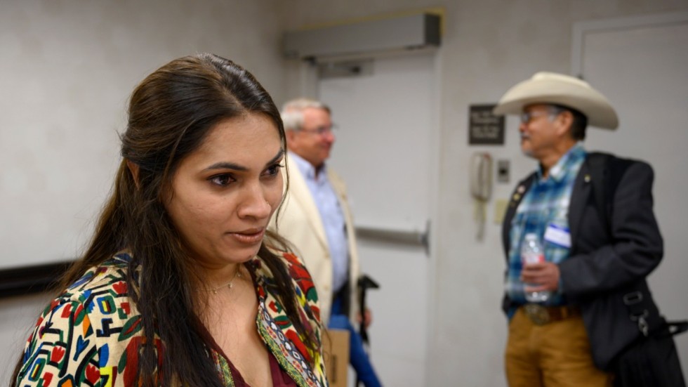 Republikanen Rupal Chaudhari, tidigare migrationsadvokat och ekonom, hoppas väljas till domare i Travis County. Hon är medlem i talarklubben Speaking of Liberty (Tala om frihet) i Austin i Texas.