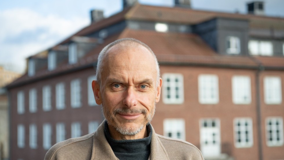 Den nya undervarianten av omikron är viktig att lvervaka men ger inte skäl till oro, anser Magnus Gisslén, professor och överläkare vid Sahlgrenska universitetssjukhuset i Göteborg.