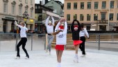 BILDEXTRA: Vinterlandet på torget är invigt – konståkarna intog isen: "Vi älskar att åka skridskor"
