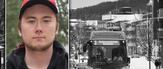 Drygt 1,5 mil promenad till bussen för Simon, 18 • Mamman: "Jag är så himla less på det här busstrasslet"