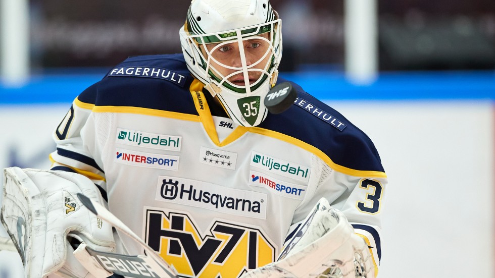 Målvakten Markus Svensson blev stor matchvinnare för HV71 borta mot Leksand. Arkivbild.