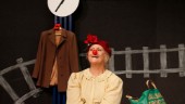 Teater Fenix: En clownnäsa får tiden att gå fortare 