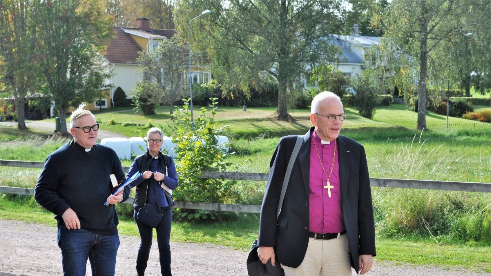 Vid lunchtid pågick biskopsvisitation i Norra Vi kyrka. Kyrkoherde Mats Sverker, Susanne Josefsson samt biskop Martin Modéus.