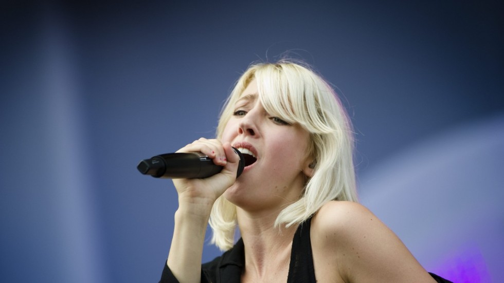 Veronica Maggio på spelningen på Peace and love-festivalen 2011.