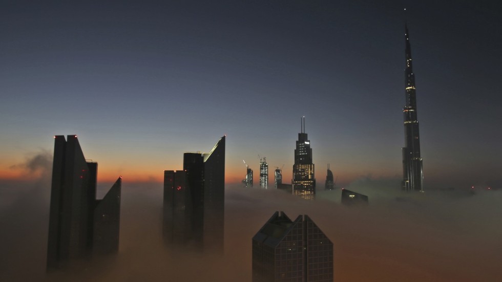 Här i Dubai, staden som delvis finns ovan molnen, tog världen några viktiga små steg mot mer pragmatism och mindre fanatism. Det rör på sig åt rätt håll. FN: s klimatreformatorer runt om i världen är värda stor uppskattning och respekt. 
