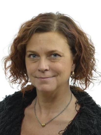 Emma Carlsson-Löfdahl, tidigare liberal ledamot - numera vilde - i riksdagen. Hon vållade mycket uppmärksamhet och förtroendedebatt när hon upphörde med sitt riksdagsuppdrag men fortsatte att lyfta sitt arvode.