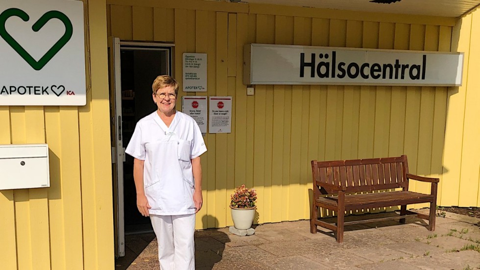 På Mörlunda hälsocentral är man i full gång med vaccinationen av gruppen 80+, varefter de mellan 77 och 79 år är välkomna att boka tid, berättar verksamhetschef Helen Mattsson.