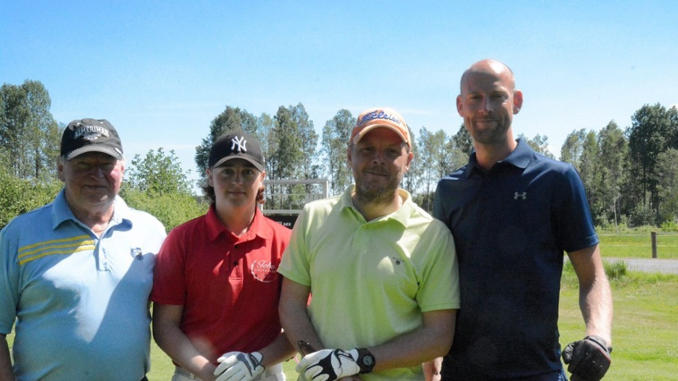 Glatt gäng. Jan-Olov Klason, Rasmus Rosin, Axel Svensson och Johan Carlsson trivdes tillsammans när de gick i samma boll i solgasset på Tobo GK.