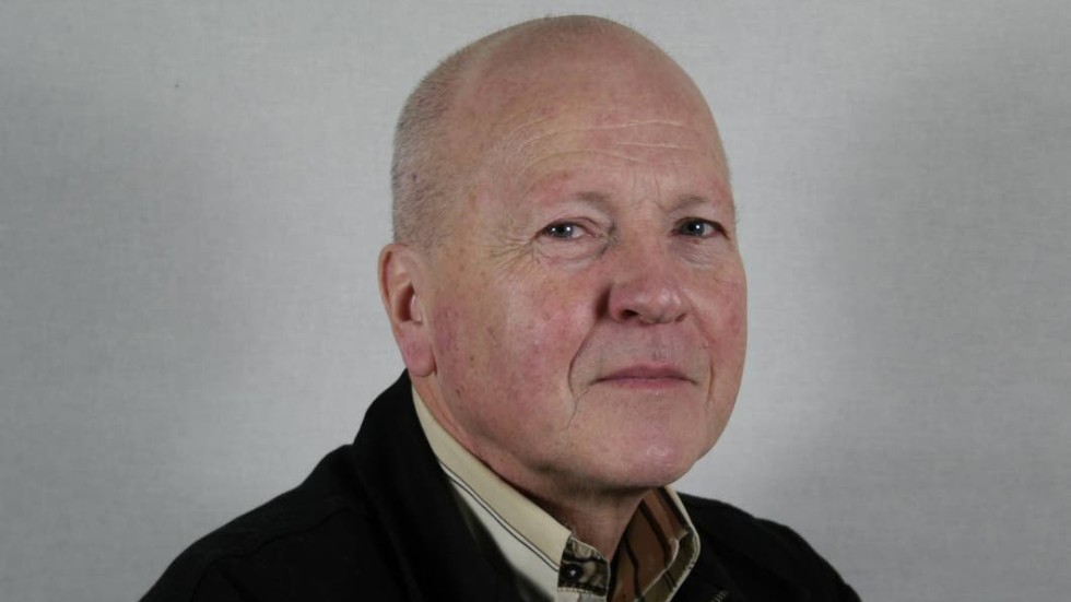 Thomas Lindblad är pensionerad lärare, samlare och författare till flera böcker.