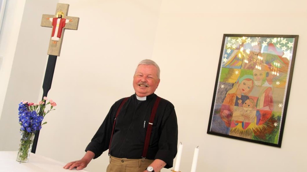 Han kom till Rimforsa församling år 1989 och sedan dess har han blivit kvar, prästen och tidigare kyrkoherden Anders Ladén.