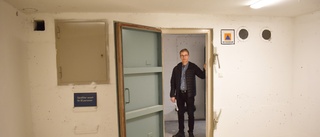 Så ser det ut i skyddsrummen – vi har besökt två stycken i Skellefteå • Inga toalettrum finns och det kan bli totalt mörker