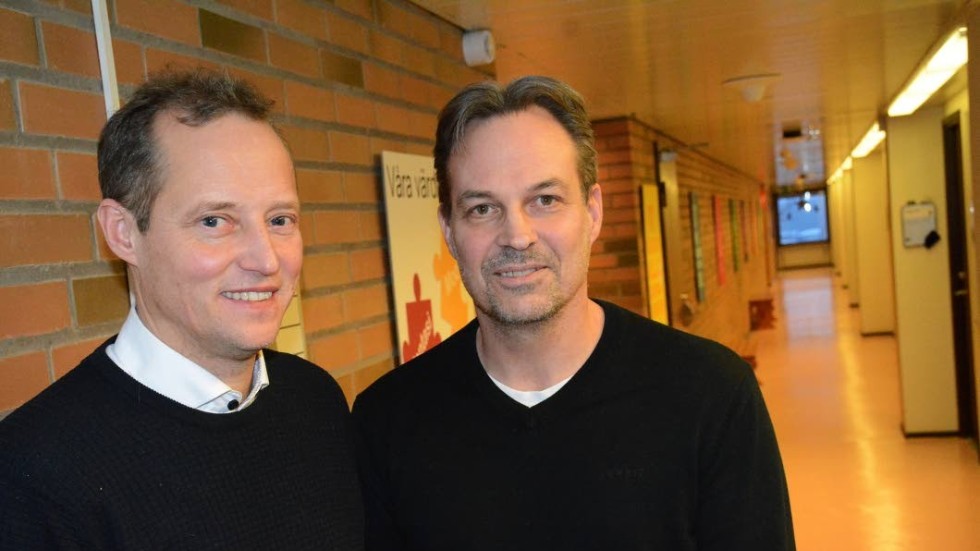 Peter Karlsson (C) och Lars Sandberg (C) är ordförande för barn- och utbildningsnämnden respektive socialnämnden som behöver bli bättre på att samverka för att tidigt upptäcka och hjälpa barn som har bekymmer.