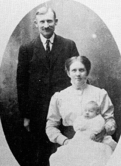 Ernest Danbom, hans hustru Sigrid född Brogren och sonen Gilbert tillhörde också de omkomna.