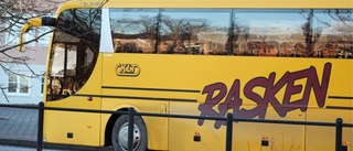 Parkerade bussar vandaliserades
