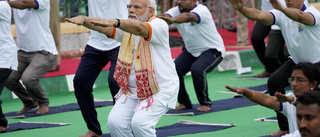 Modi leder FN-dignitärer i yoga