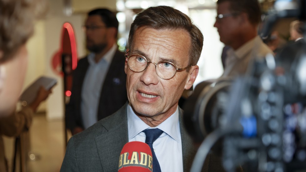 Statsminister Ulf Kristersson (M) anländer till tisdagens partiledardebatt i TV4.